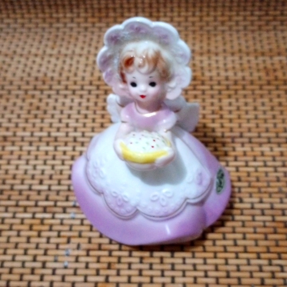 Josef original figurine girl w/ bonnet